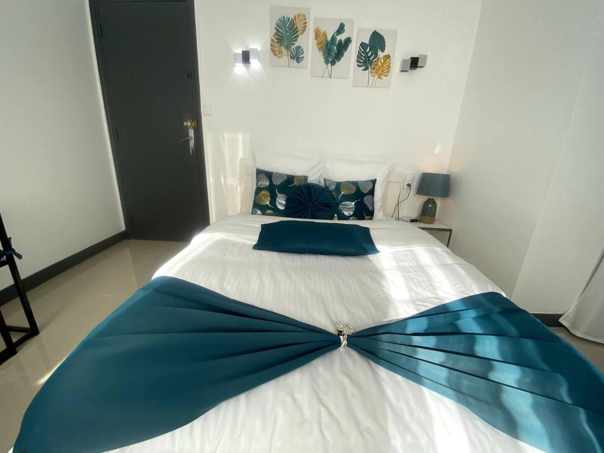 Appartement T4 Cosi: Tv Netflix Parking Montelimar Exterior photo