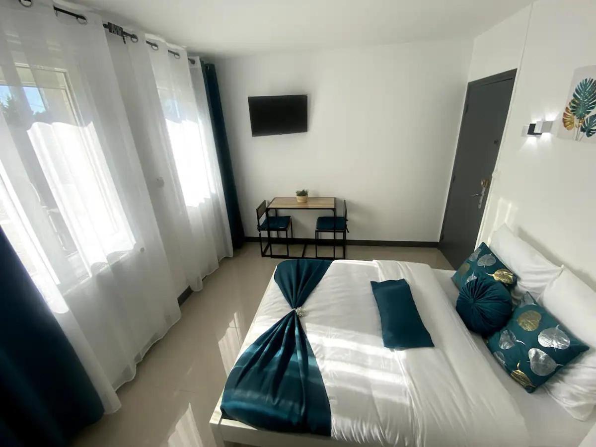 Appartement T4 Cosi: Tv Netflix Parking Montelimar Exterior photo